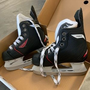SK40 Youth size 12 RBZ Ice Skates CCM
